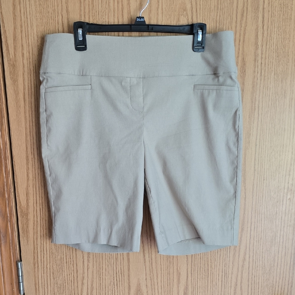APT 9 Tan Women's Bermuda Shorts Brynn